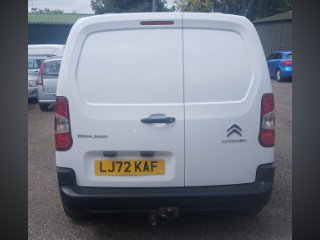 /photos/9871/ffdd8067-5aa6-4146-f2b4-e20222a81e17_i320x240.jpg